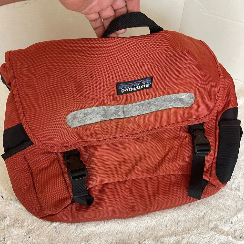 Patagonia Half Mass Laptop Messenger Bag Commuter Briefcase Orange Black